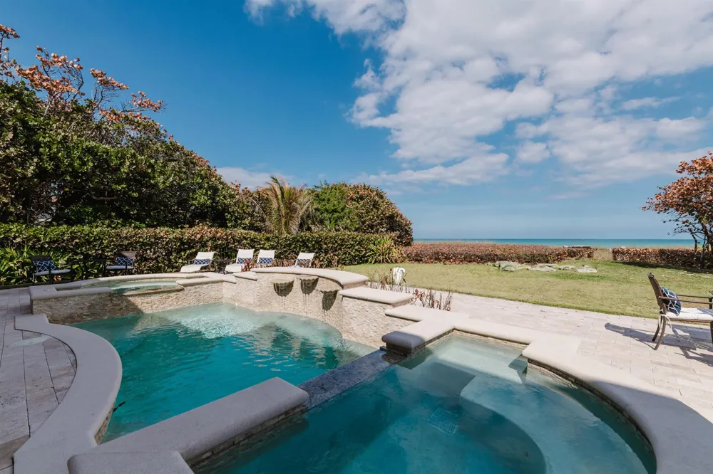 19 Beach Road Jupiter Island, FL 33455