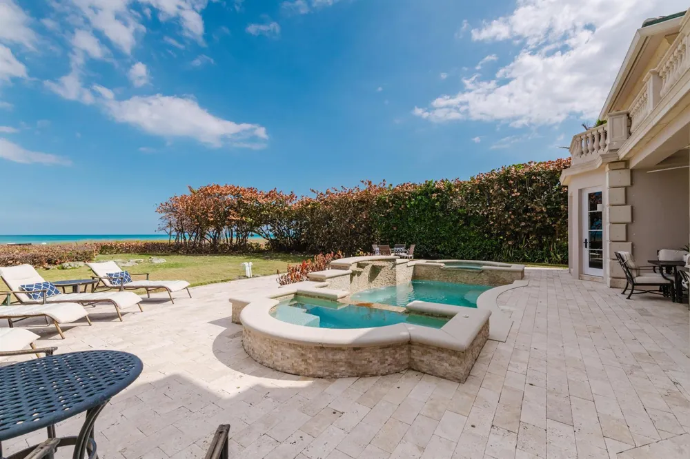 19 Beach Road Jupiter Island, FL 33455