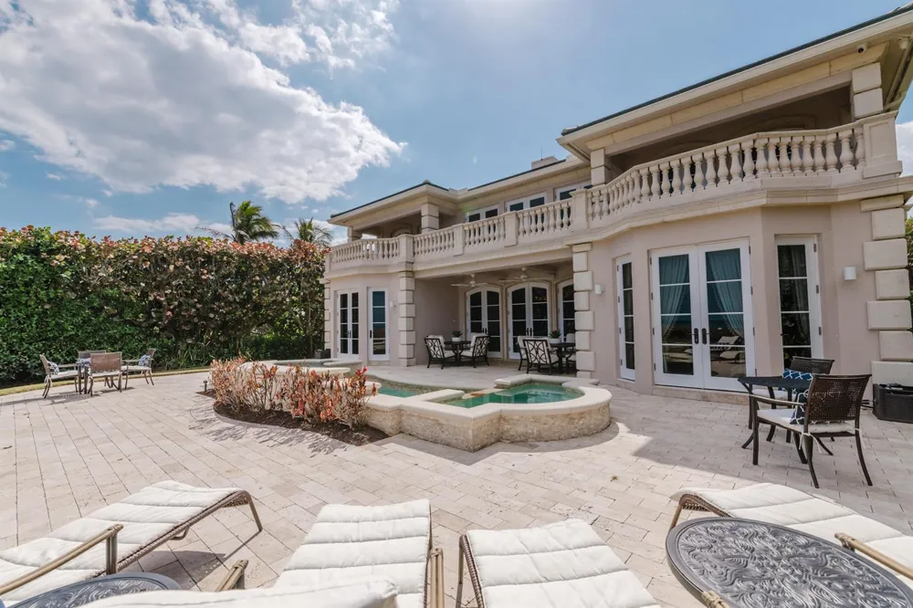19 Beach Road Jupiter Island, FL 33455