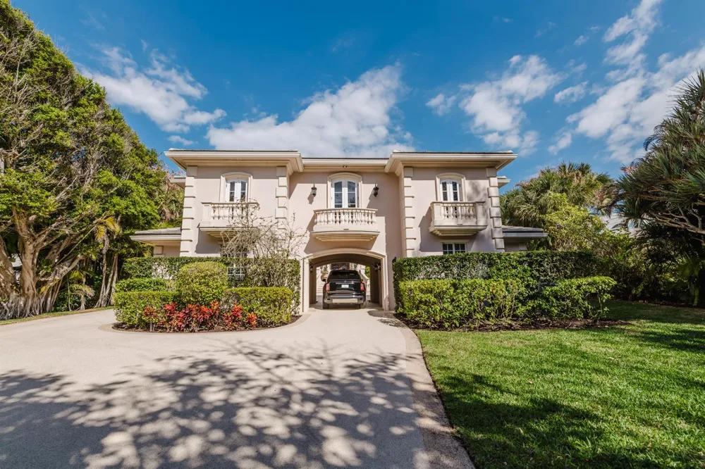 19 Beach Road Jupiter Island, FL 33455