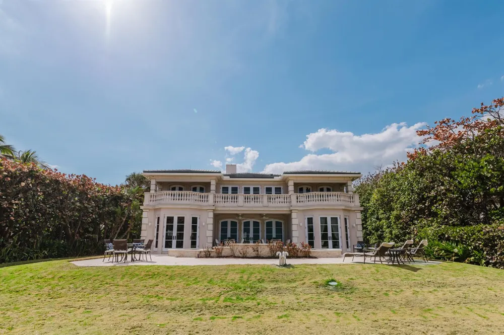19 Beach Road Jupiter Island, FL 33455