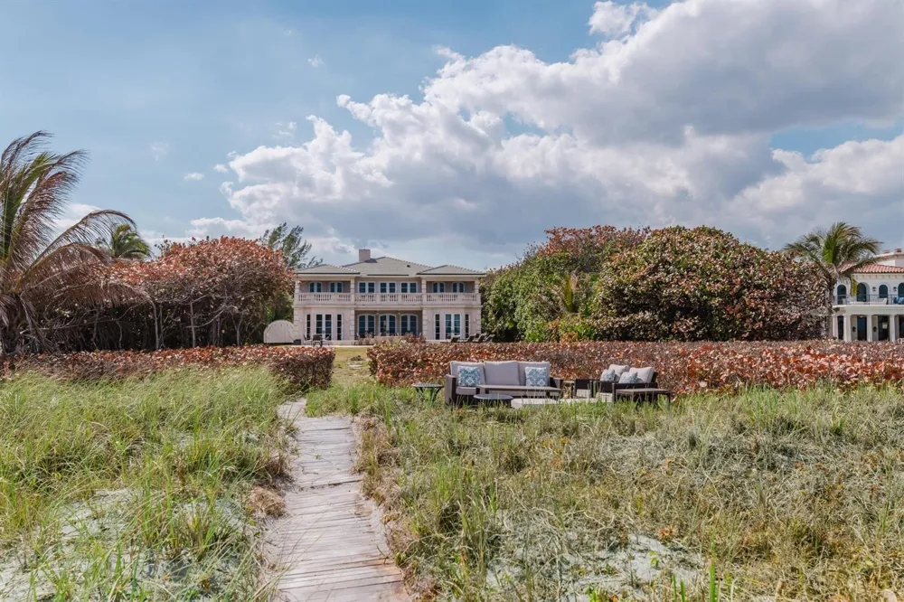 19 Beach Road Jupiter Island, FL 33455