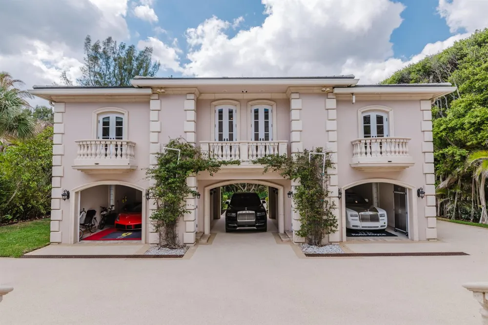 19 Beach Road Jupiter Island, FL 33455