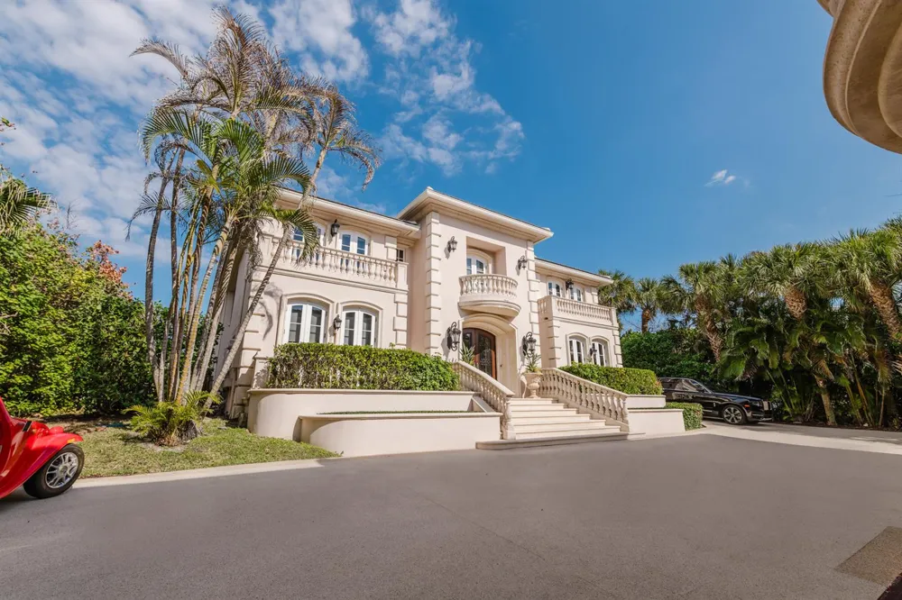 19 Beach Road Jupiter Island, FL 33455