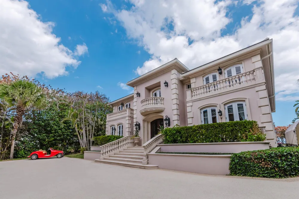 19 Beach Road Jupiter Island, FL 33455