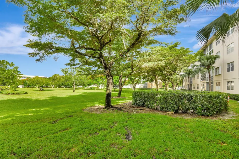 1605 Abaco Drive #M4 Coconut Creek, FL 33066