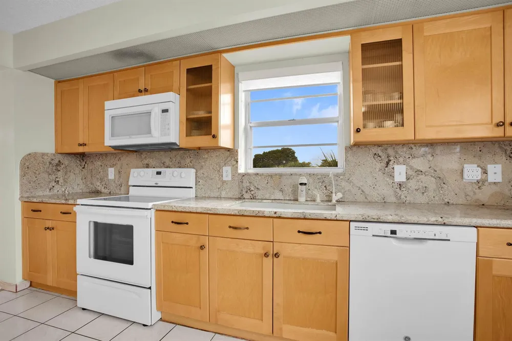 1605 Abaco Drive #M4 Coconut Creek, FL 33066