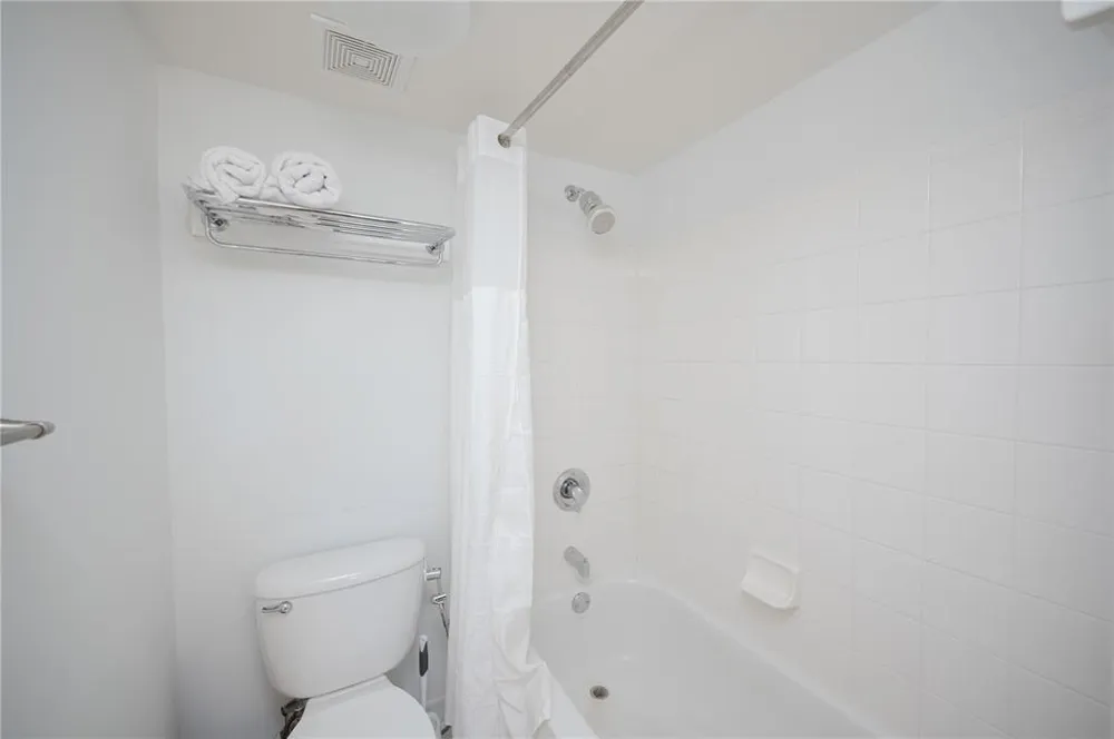2841 NE 185th Street #514 Miami, FL 33180