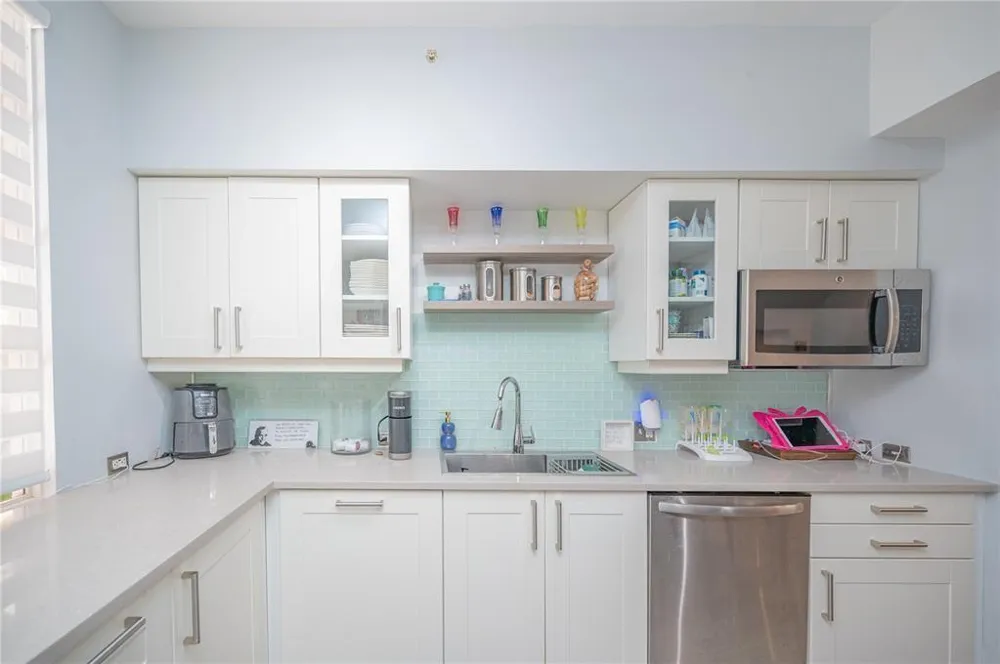 2841 NE 185th Street #514 Miami, FL 33180