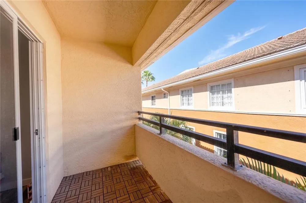 2841 NE 185th Street #514 Miami, FL 33180