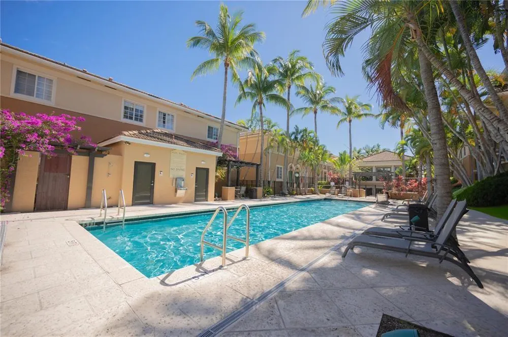 2841 NE 185th Street #514 Miami, FL 33180