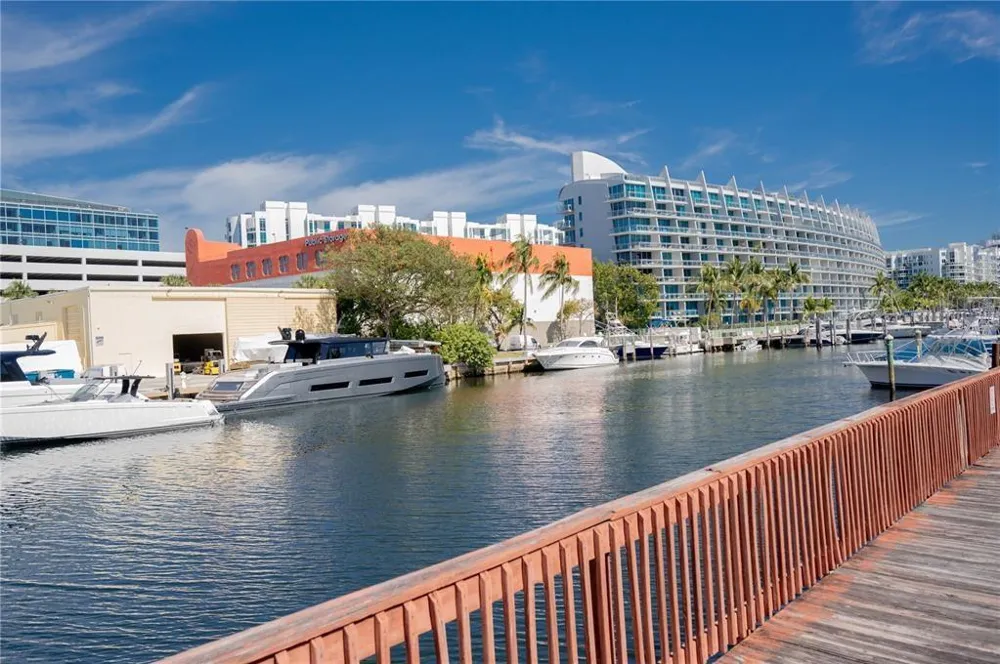 2841 NE 185th Street #514 Miami, FL 33180