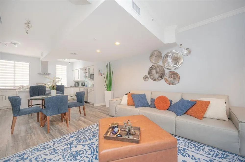 2841 NE 185th Street #514 Miami, FL 33180