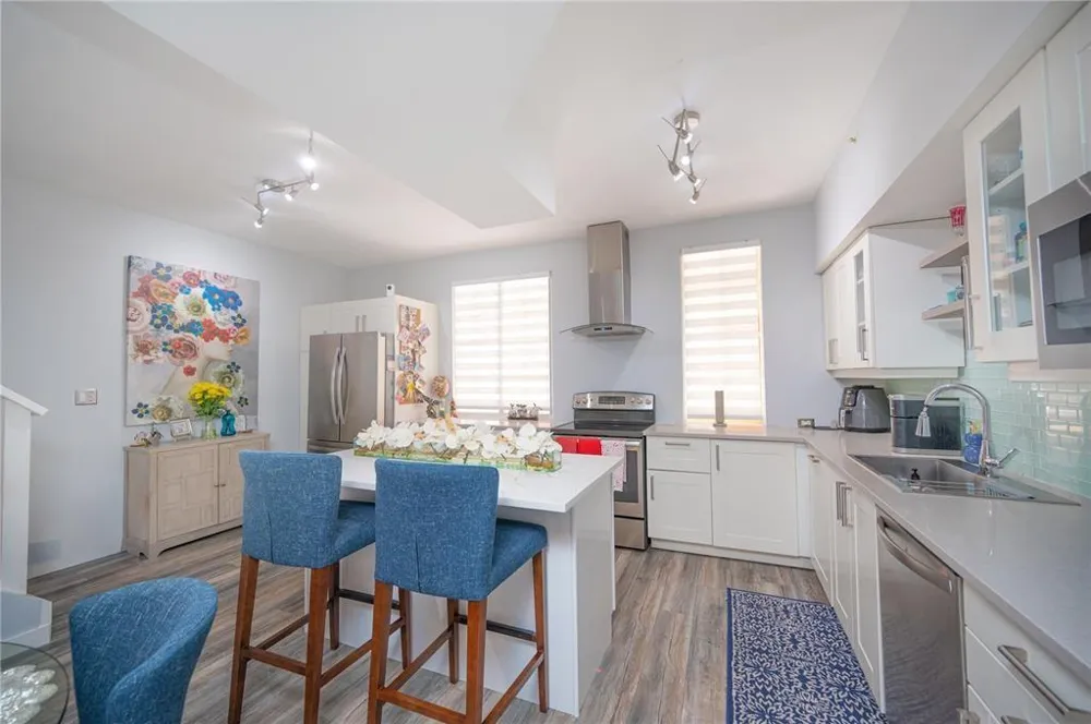 2841 NE 185th Street #514 Miami, FL 33180