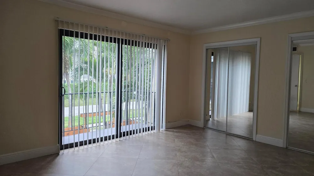 257 Lake Arbor Drive Palm Springs, FL 33461