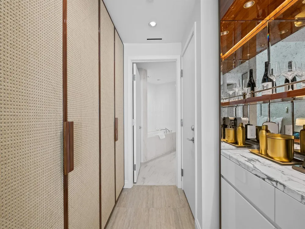 525 Fort Lauderdale Beach Boulevard #1505 Fort Lauderdale, FL 33304