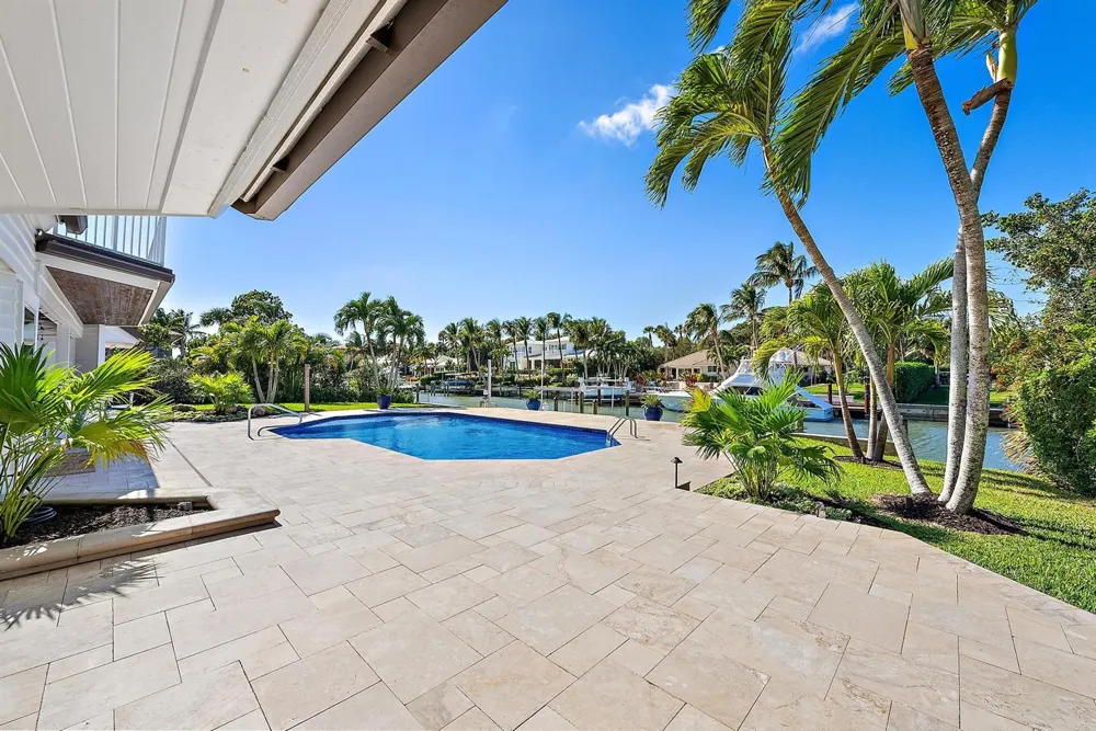 19 Island Road Sewalls Point, FL 34996