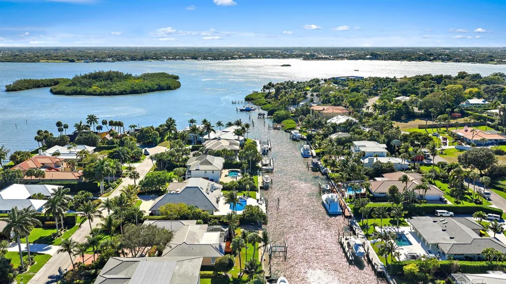 19 Island Road Sewalls Point, FL 34996