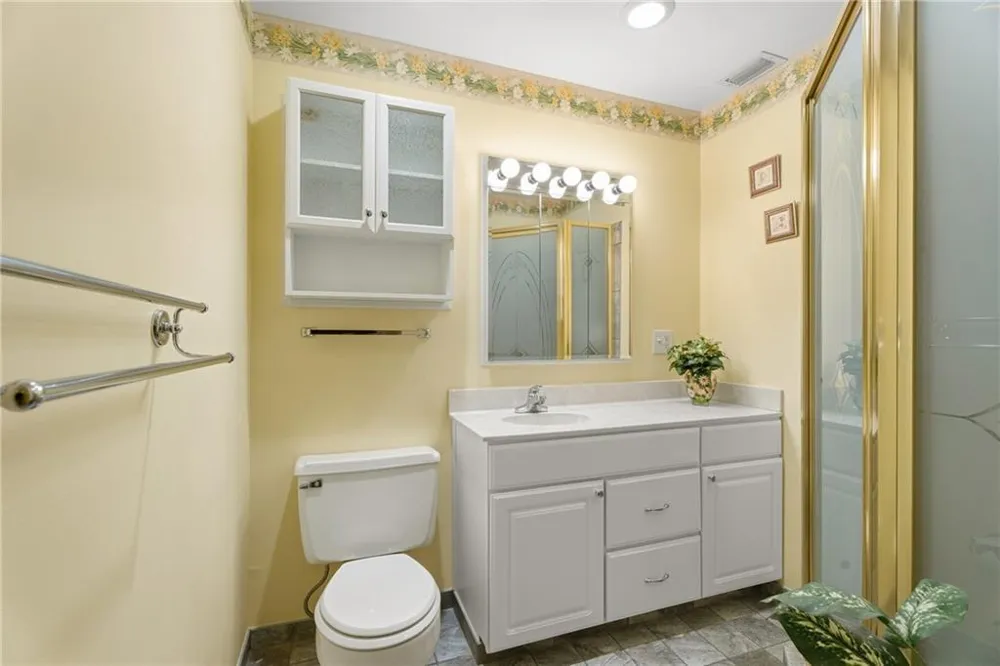 60 Woodland Drive #202 Vero Beach, FL 32962