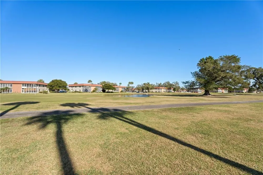 60 Woodland Drive #202 Vero Beach, FL 32962
