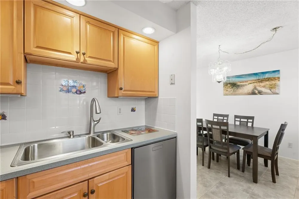 60 Woodland Drive #202 Vero Beach, FL 32962