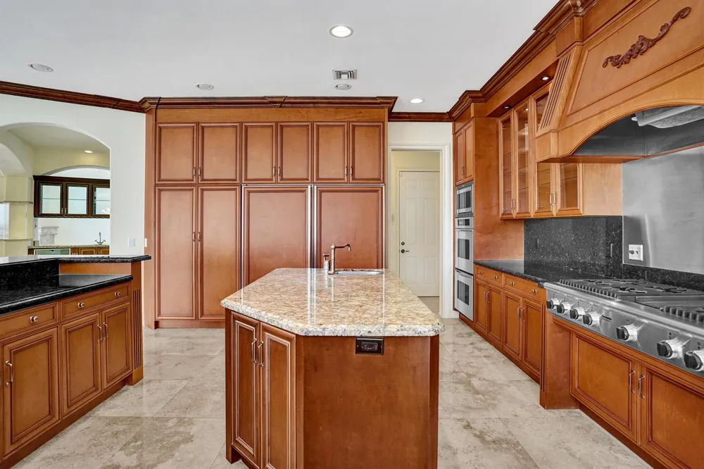2330 NE 31st Court Lighthouse Point, FL 33064