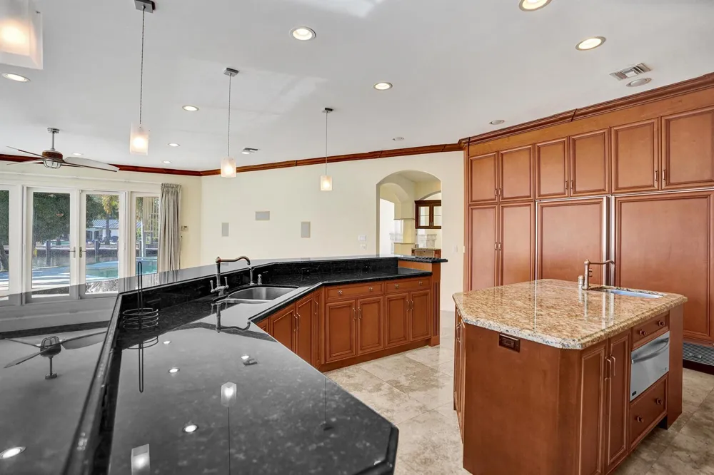 2330 NE 31st Court Lighthouse Point, FL 33064