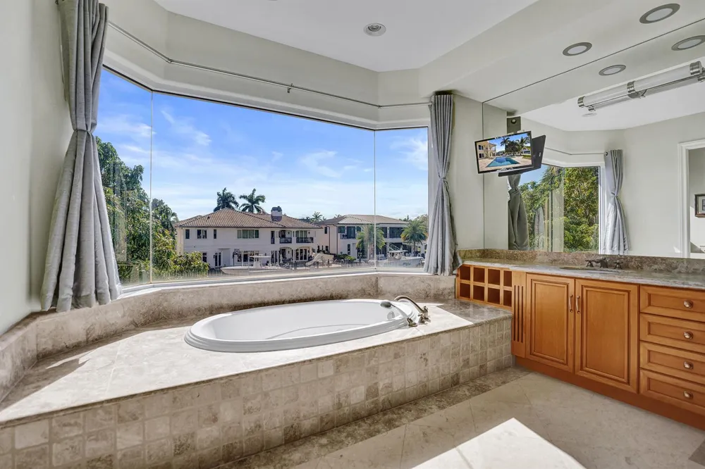 2330 NE 31st Court Lighthouse Point, FL 33064