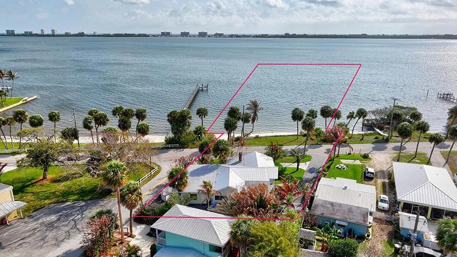 4490 NE Indian River Drive Jensen Beach, FL 34957