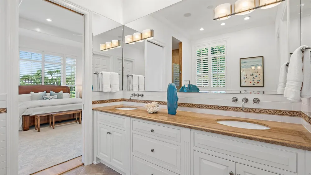677 Village Road North Palm Beach, FL 33408