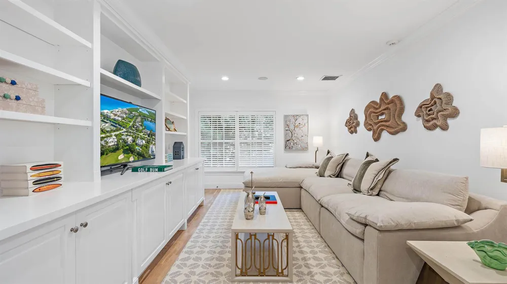677 Village Road North Palm Beach, FL 33408
