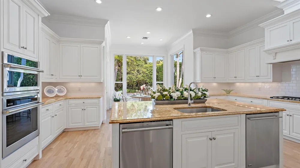 677 Village Road North Palm Beach, FL 33408