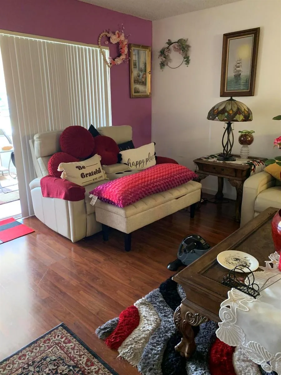 7887 Golf Cir Drive #212 Margate, FL 33063