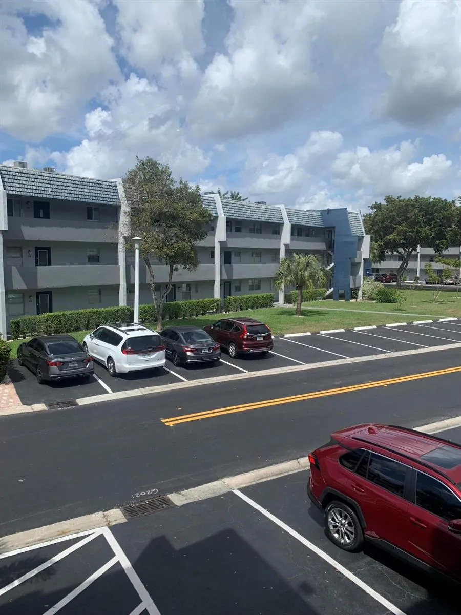 7887 Golf Cir Drive #212 Margate, FL 33063