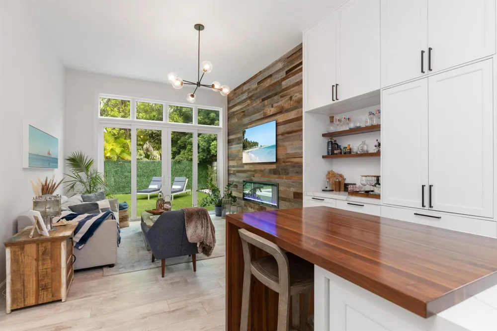 24 Grand Bay Estates Circle Key Biscayne, FL 33149