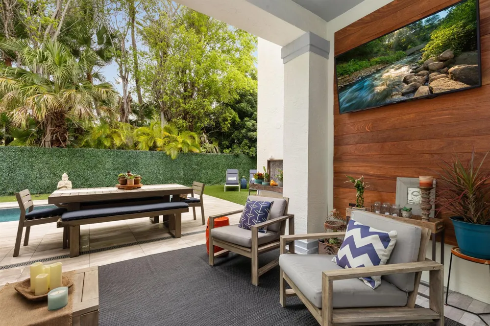 24 Grand Bay Estates Circle Key Biscayne, FL 33149