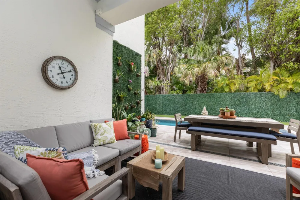24 Grand Bay Estates Circle Key Biscayne, FL 33149