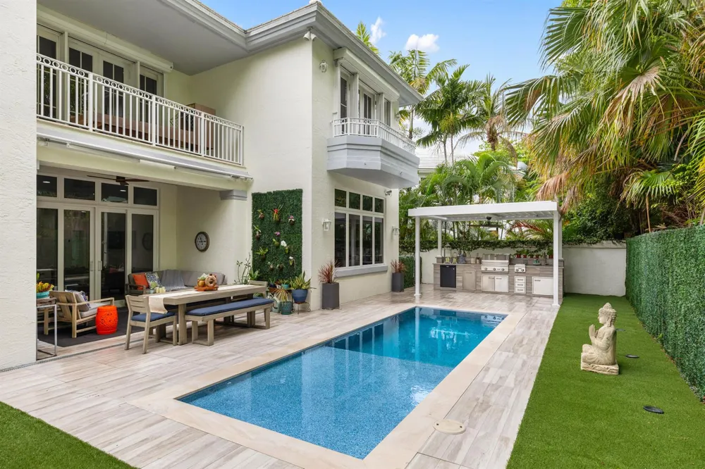 24 Grand Bay Estates Circle Key Biscayne, FL 33149