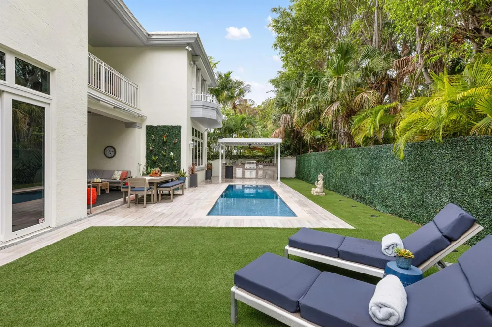 24 Grand Bay Estates Circle Key Biscayne, FL 33149