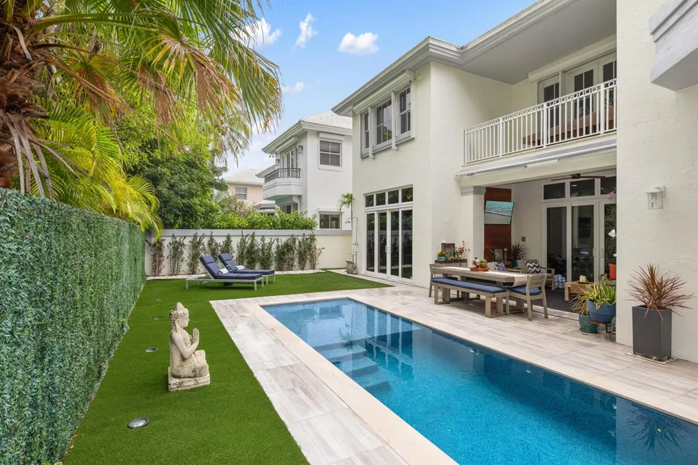 24 Grand Bay Estates Circle Key Biscayne, FL 33149
