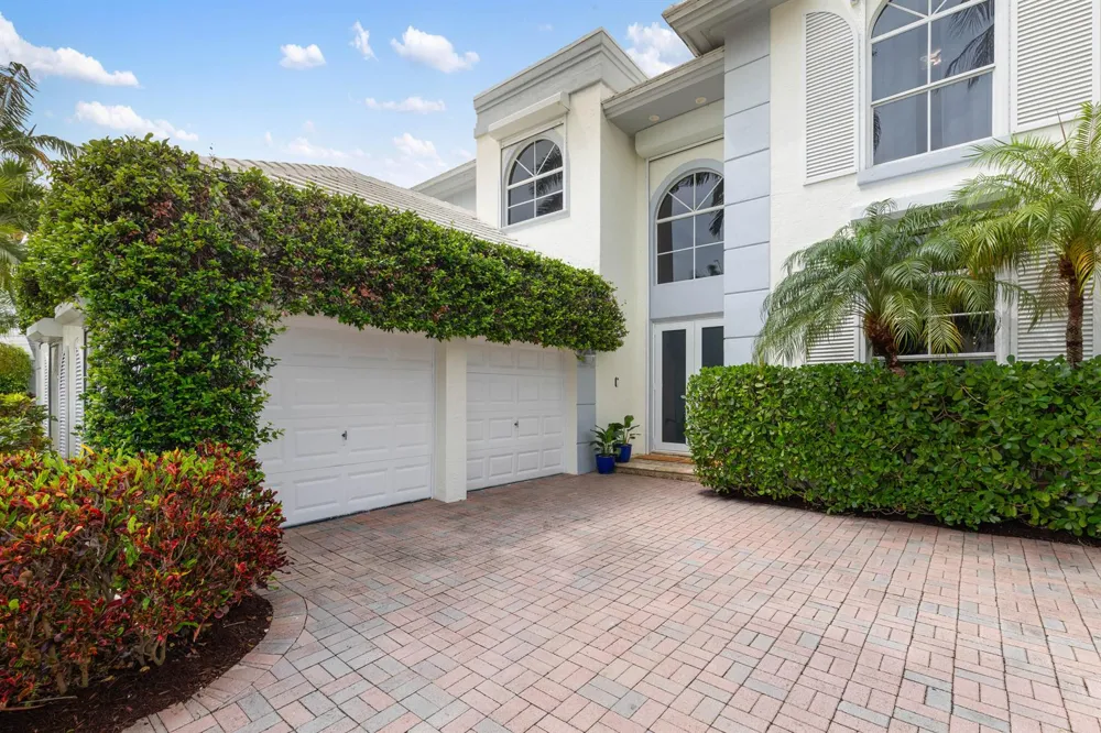 24 Grand Bay Estates Circle Key Biscayne, FL 33149