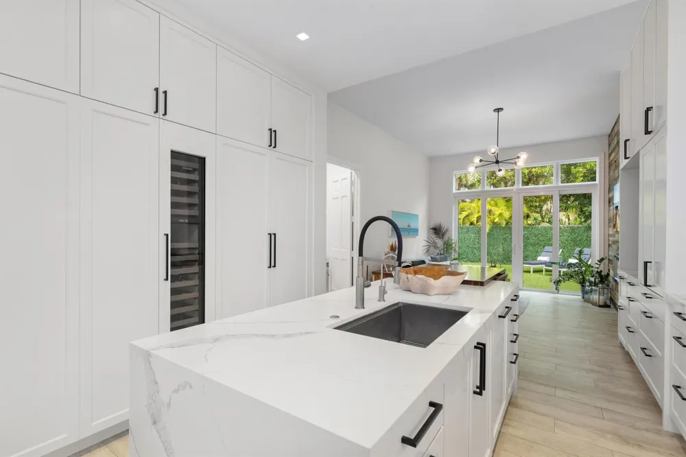 24 Grand Bay Estates Circle Key Biscayne, FL 33149