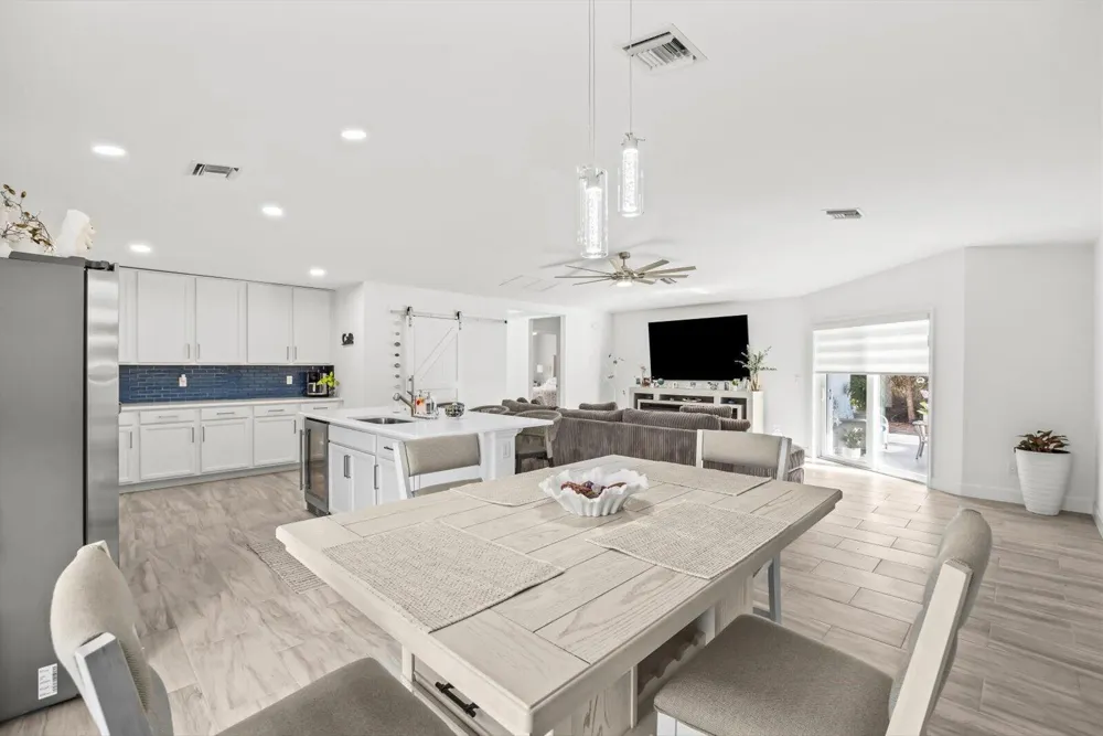 8607 SW 7th Lane Okeechobee, FL 34974