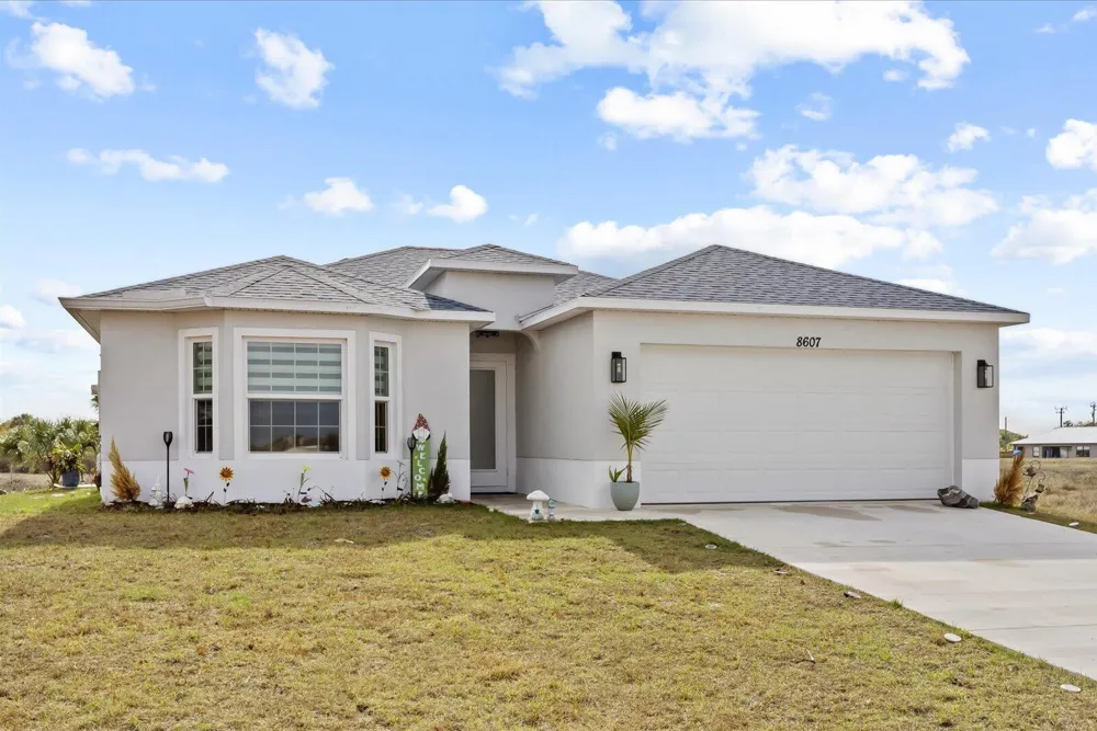 8607 SW 7th Lane Okeechobee, FL 34974