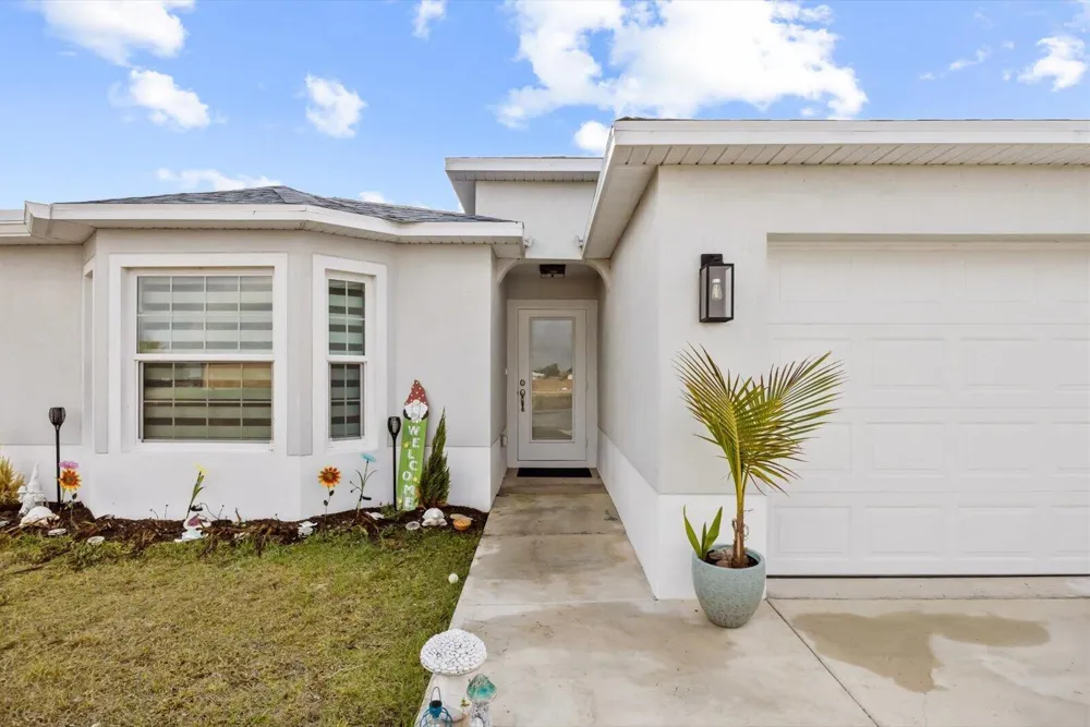 8607 SW 7th Lane Okeechobee, FL 34974