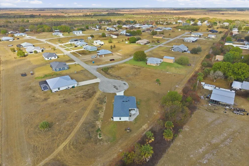 8607 SW 7th Lane Okeechobee, FL 34974
