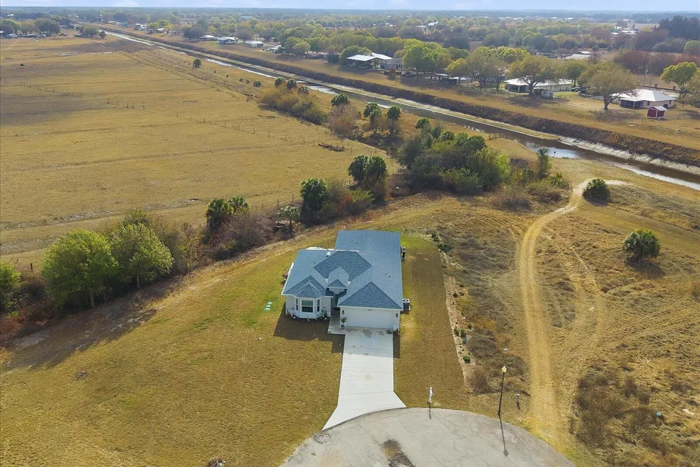 8607 SW 7th Lane Okeechobee, FL 34974