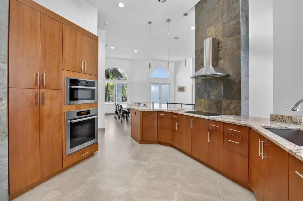 2647 Miller Court Weston, FL 33332
