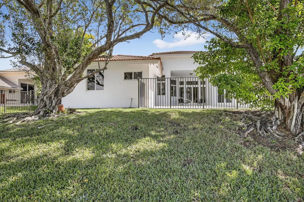 2647 Miller Court Weston, FL 33332