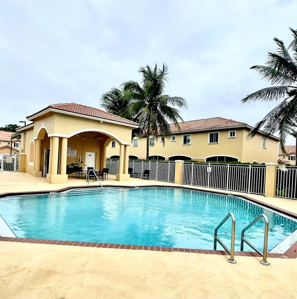 521 Princess Drive #521 Margate, FL 33068